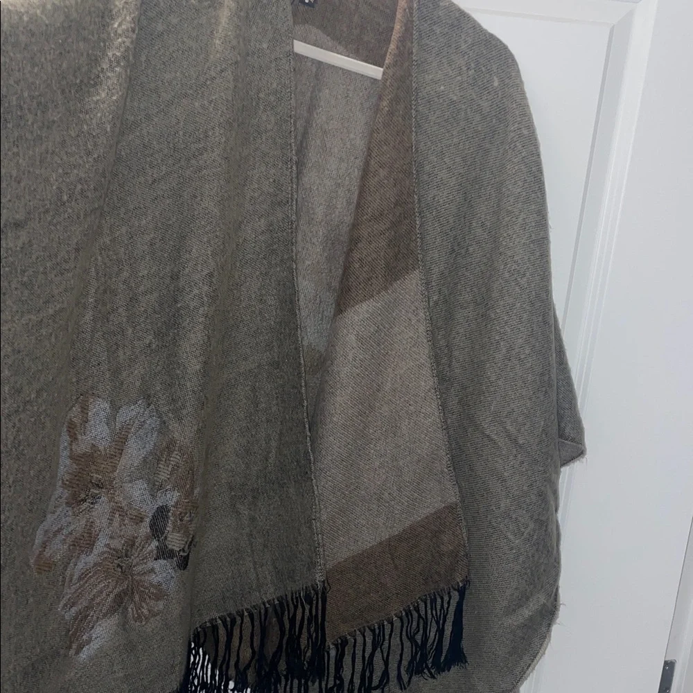 Elegant Tan and Black Fringed Shawl